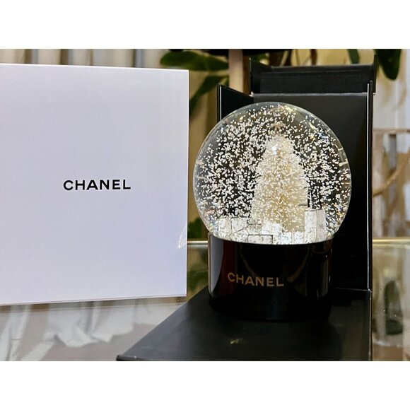 Chanel Limited Edition Snow Globe With Box - Picture 2 of 13